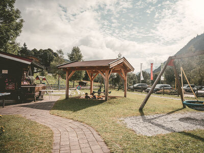 Familienhotel Lengauer Hof Aussenbereich mit Kinderspielplatz